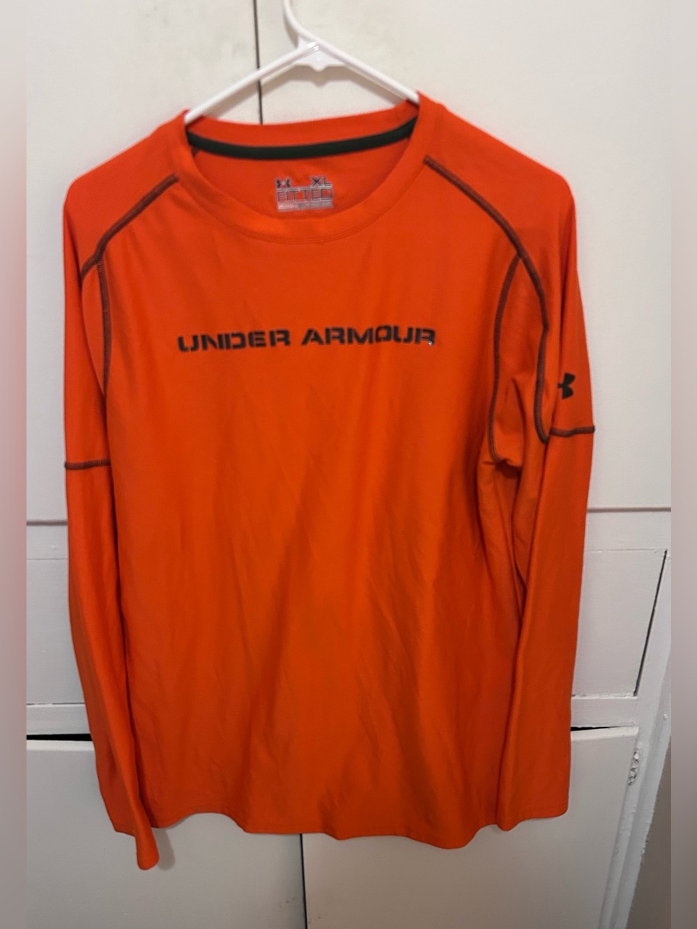 Under Armour long sleeve athletic shirt size mens XL